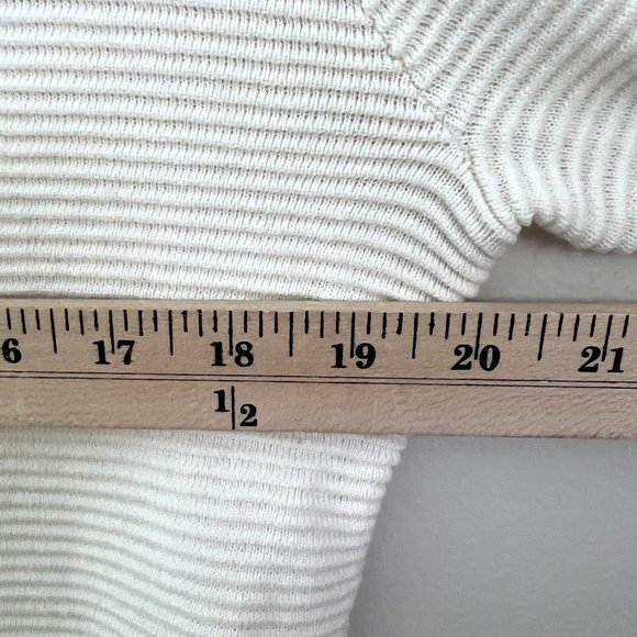 Aritzia Wilfred Size XS Linen Blend Italian Yarn Knit Top Textured Stripe - Picture 3 of 5